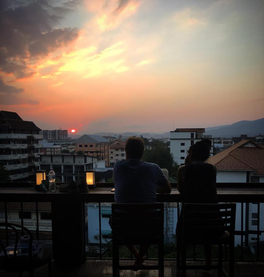 Отель Yadana Chiangmai Чиангмай Экстерьер фото